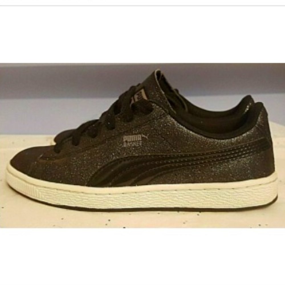 PUMA Unisex Basket Heart Sneaker Black Glitter 5.5
